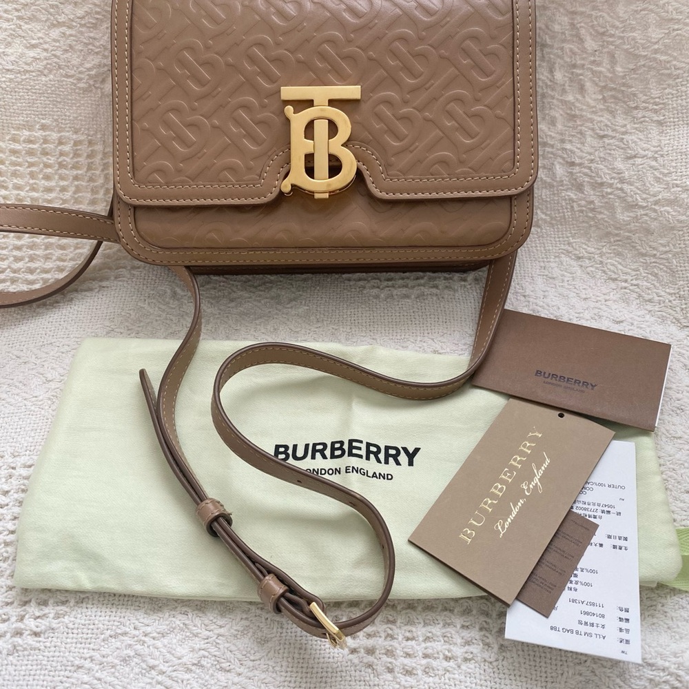 ✅💯Authentic Monogram Burberry Brown Crossbody Bag with Gold Accents.